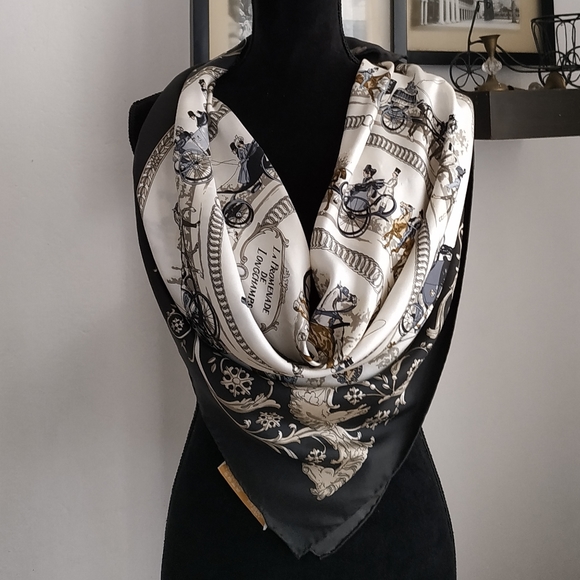 Hermes La Promenade de Longchamps Scarf - Picture 6 of 13